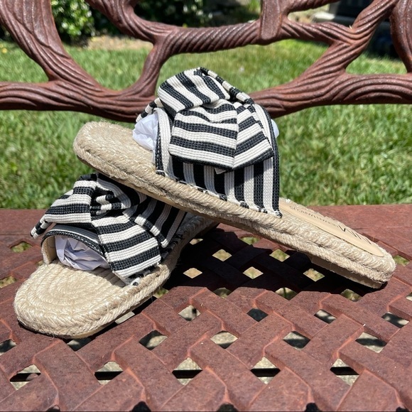 💋NWT NEIMAN Marcus Braided Just Slip On Stripe Bow Sandals - Picture 14 of 14